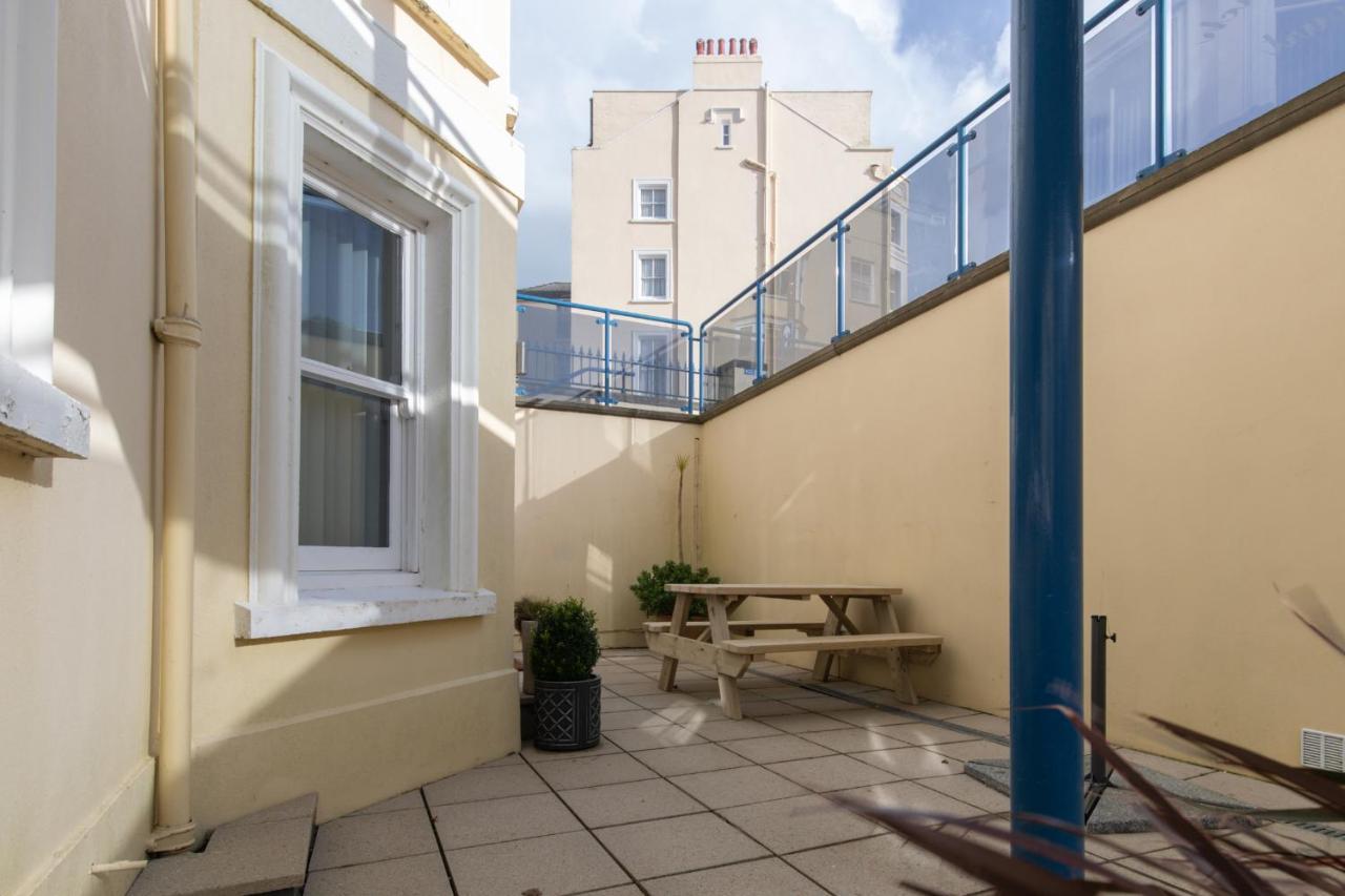 3 South Beach Court - Cosy Seafront Apartment Tenby Exterior photo